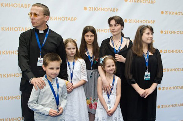 5 российских многодетных звездных отцов