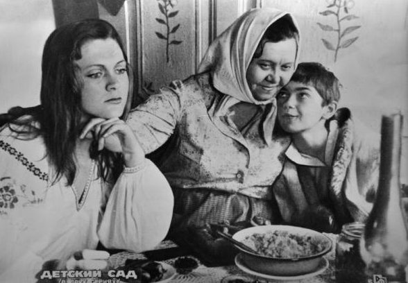 Как выглядела в молодости кино-бабушка Галина Стаханова?