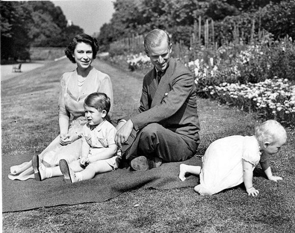 Как выглядел в молодости муж Елизаветы II 99-летний принц Филипп